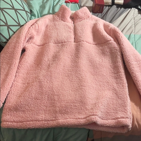 Fuzzy pull over - Picture 2 of 4